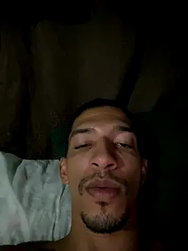 Snapshot of rocchw chatting on 12-14-25, 01:11 rocchw online show from 12-14-25, 01:11