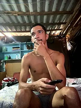 Snapshot of rocchw chatting on 01-14-26, 02:55 rocchw online show from 01-14-26, 02:55