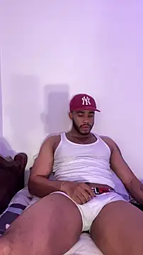 Snapshot of DominicHunter chatting on 12-15-25, 09:41 DominicHunter online show from 12-15-25, 09:41