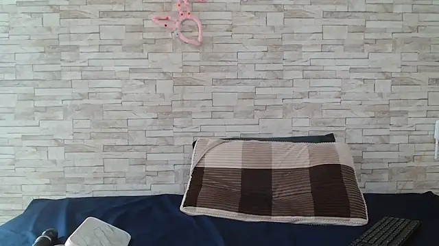 Yellowmellow01 online show from 04-19-26, 09:30