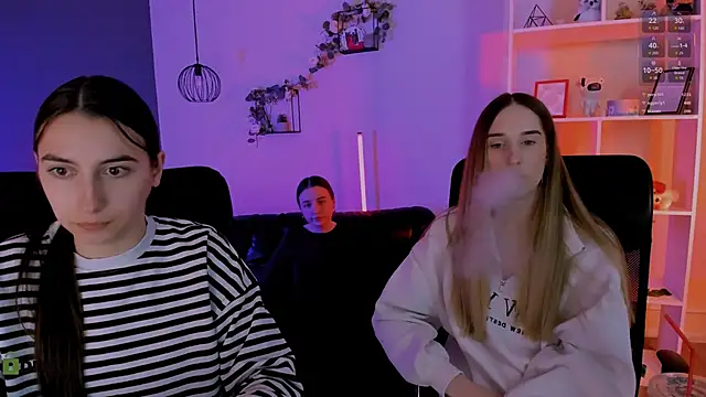 mila firee online show from 04-23-26, 12:29