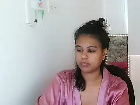 Snapshot of Shawnycarson chatting on 06-20-26, 04:32 Shawnycarson online show from 06-20-26, 04:32