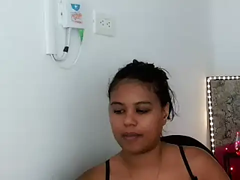 Snapshot of Shawnycarson chatting on 07-25-26, 05:43 Shawnycarson online show from 07-25-26, 05:43