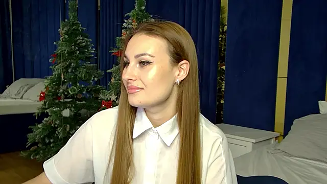 NoraFoxes online show from 12-16-25, 06:13