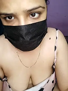 Snapshot of Saxy_Sona1 chatting on 07-12-26, 10:39 Saxy Sona1 online show from 07-12-26, 10:39