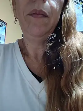 Snapshot of cari75 chatting on 05-10-26, 02:39 cari75 online show from 05-10-26, 02:39