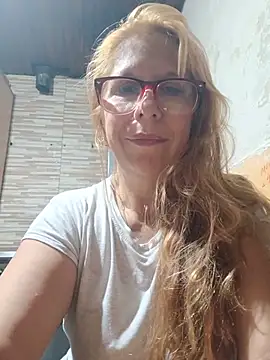 Snapshot of cari75 chatting on 06-13-26, 08:01 cari75 online show from 06-13-26, 08:01