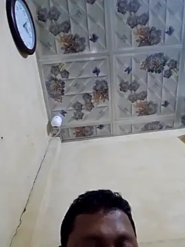 Snapshot of SHARIF12123 chatting on 12-17-25, 12:44 SHARIF12123 online show from 12-17-25, 12:44