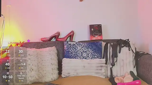 Laura hotmilf online show from 04-15-26, 01:07