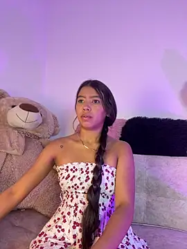 Snapshot of Ana_herrera chatting on 12-19-25, 11:28 Ana herrera online show from 12-19-25, 11:28