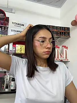 lunaluxury22 online show from 03-05-26, 02:02