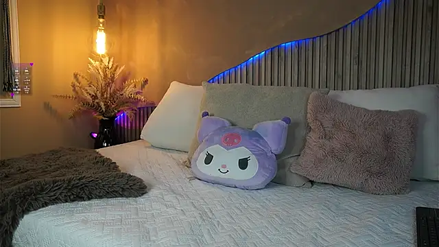 CloeThomsonx online show from 12-13-25, 07:53