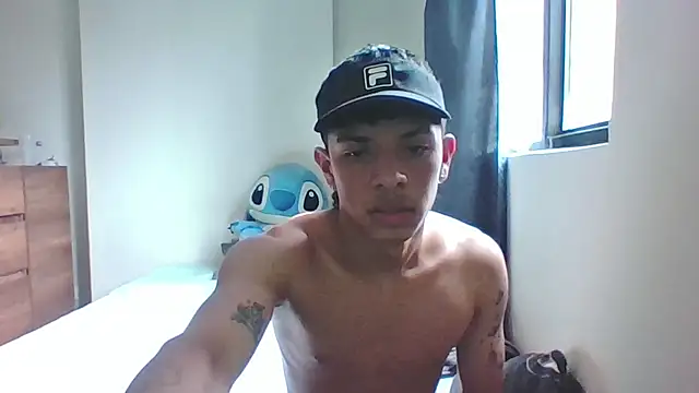 Snapshot of Glen_connor_11 chatting on 12-15-25, 06:01 Glen connor 11 online show from 12-15-25, 06:01