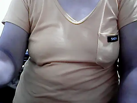 Snapshot of ChaChaMoreno_Palangga chatting on 12-18-25, 05:57 ChaChaMoreno Palangga online show from 12-18-25, 05:57