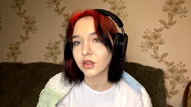 EmilyVeiro online show from 01-18-26, 05:06