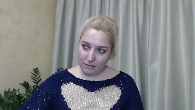Snapshot of sweetpussy13 chatting on 12-04-24, 10:46 sweetpussy13 online show from 12-04-24, 10:46