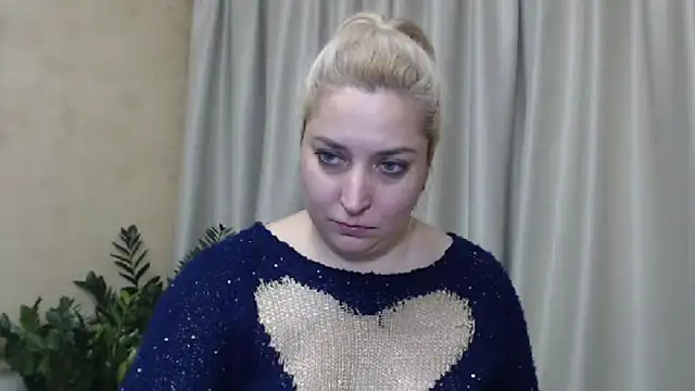 Snapshot of sweetpussy13 chatting on 12-08-24, 10:19 sweetpussy13 online show from 12-08-24, 10:19
