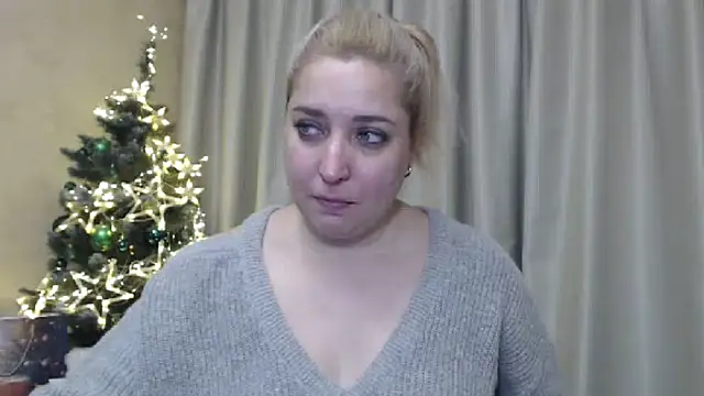 Snapshot of sweetpussy13 chatting on 12-24-24, 06:22 sweetpussy13 online show from 12-24-24, 06:22