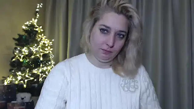 Snapshot of sweetpussy13 chatting on 12-31-24, 06:48 sweetpussy13 online show from 12-31-24, 06:48