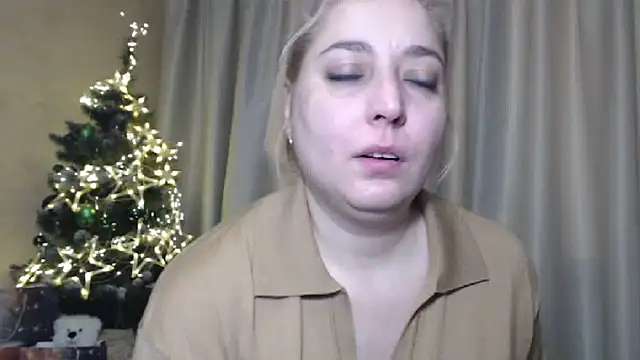 Snapshot of sweetpussy13 chatting on 01-09-25, 06:59 sweetpussy13 online show from 01-09-25, 06:59