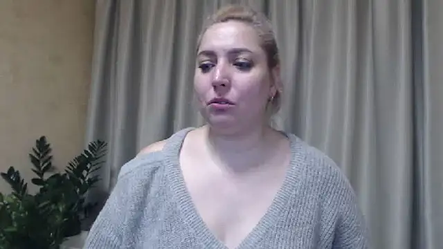 Snapshot of sweetpussy13 chatting on 01-28-25, 07:11 sweetpussy13 online show from 01-28-25, 07:11