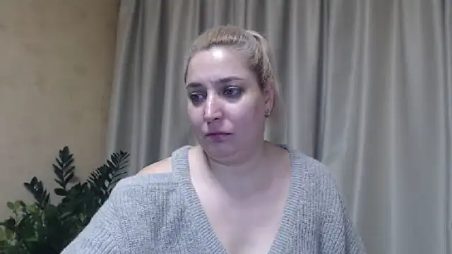 Snapshot of sweetpussy13 chatting on 01-31-25, 07:29 sweetpussy13 online show from 01-31-25, 07:29