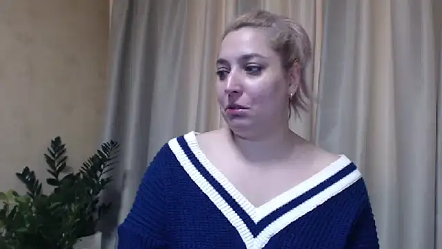 Snapshot of sweetpussy13 chatting on 02-02-25, 06:37 sweetpussy13 online show from 02-02-25, 06:37