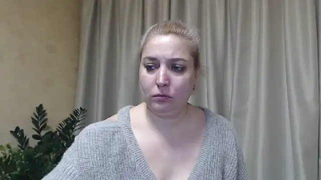 Snapshot of sweetpussy13 chatting on 02-08-25, 10:07 sweetpussy13 online show from 02-08-25, 10:07