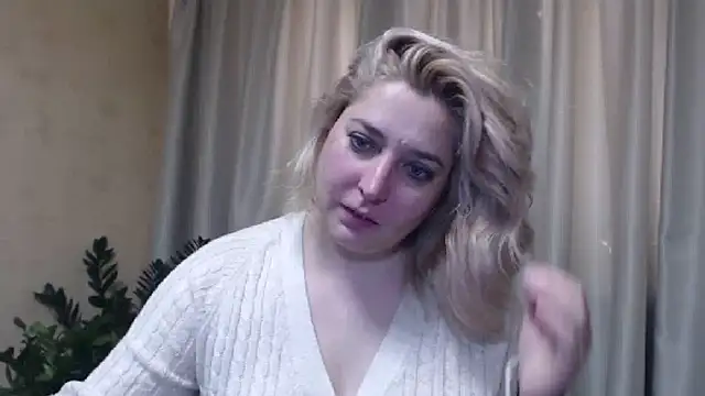 Snapshot of sweetpussy13 chatting on 02-18-25, 07:21 sweetpussy13 online show from 02-18-25, 07:21
