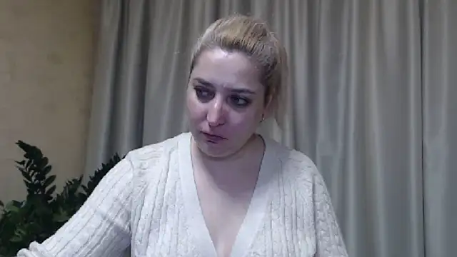 Snapshot of sweetpussy13 chatting on 03-02-25, 10:24 sweetpussy13 online show from 03-02-25, 10:24