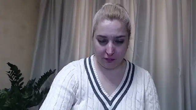Snapshot of sweetpussy13 chatting on 03-09-25, 06:50 sweetpussy13 online show from 03-09-25, 06:50