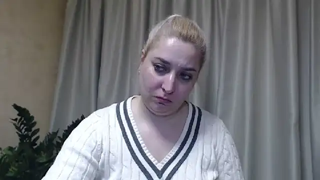Snapshot of sweetpussy13 chatting on 03-09-25, 09:57 sweetpussy13 online show from 03-09-25, 09:57