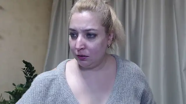 Snapshot of sweetpussy13 chatting on 03-11-25, 06:53 sweetpussy13 online show from 03-11-25, 06:53