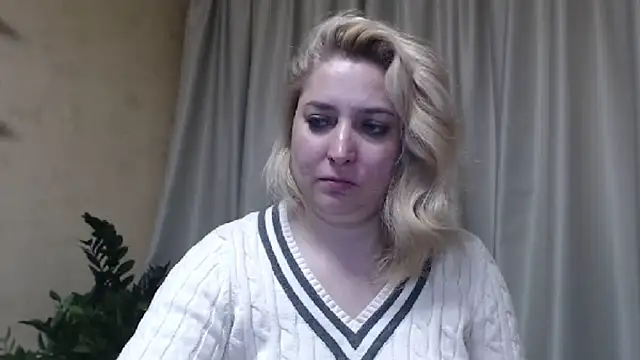 Snapshot of sweetpussy13 chatting on 03-16-25, 09:49 sweetpussy13 online show from 03-16-25, 09:49