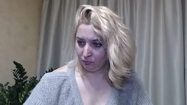 Snapshot of sweetpussy13 chatting on 03-18-25, 10:03 sweetpussy13 online show from 03-18-25, 10:03