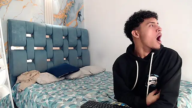 DIAMOND BLACKS online show from 04-10-26, 07:46