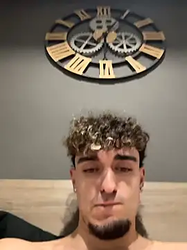 Snapshot of rich_papi chatting on 12-18-25, 06:58 rich papi online show from 12-18-25, 06:58