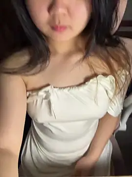 Snapshot of ZBB62 chatting on 12-15-25, 02:32 ZBB62 online show from 12-15-25, 02:32