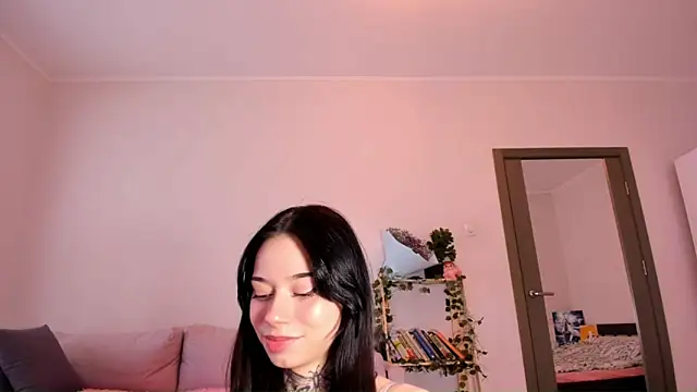 Snapshot of Crystal_zen chatting on 12-15-25, 03:55 Crystal zen online show from 12-15-25, 03:55