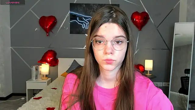 miss  evelyne online show from 02-13-26, 07:48