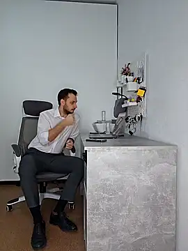 Lovebackground online show from 12-27-24, 11:28