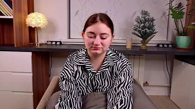 SolHaukaas online show from 12-21-25, 01:35