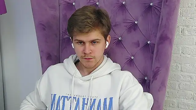 NickJohnas online show from 04-19-26, 06:43