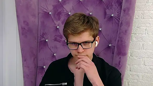 NickJohnas online show from 04-25-26, 07:22