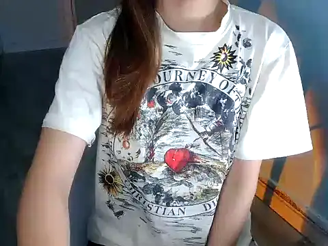 Snapshot of Chichi_86 chatting on 05-23-26, 03:38 Chichi 86 online show from 05-23-26, 03:38