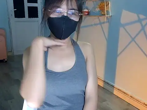 Snapshot of Chichi_86 chatting on 06-20-26, 04:32 Chichi 86 online show from 06-20-26, 04:32