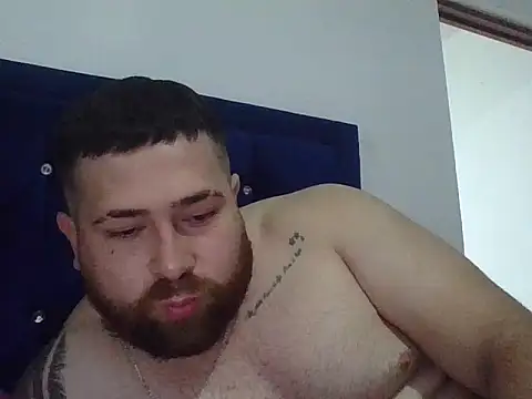 hammerwhite01 online show from 12-16-25, 01:27