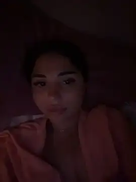 Snapshot of SilkyMira chatting on 05-12-26, 06:27 SilkyMira online show from 05-12-26, 06:27