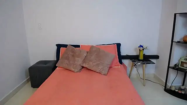 Snapshot of Parislennon chatting on 02-07-26, 04:33 Parislennon online show from 02-07-26, 04:33