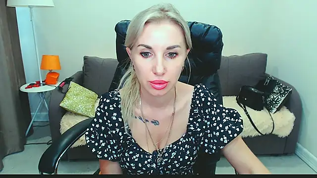 Hanna--Sweet online show from 07-25-26, 11:19